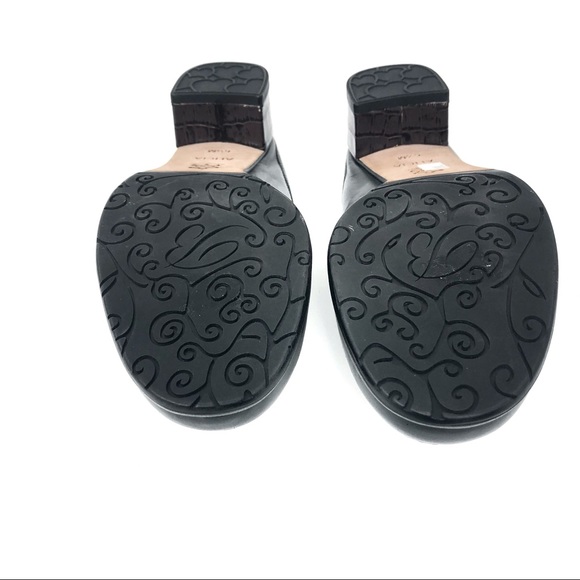 NWT Brighton Leather Slip-On Mules. - Picture 8 of 9